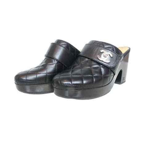 chanel black quilted leather clogs c27533